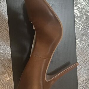Chic Brown  Heels